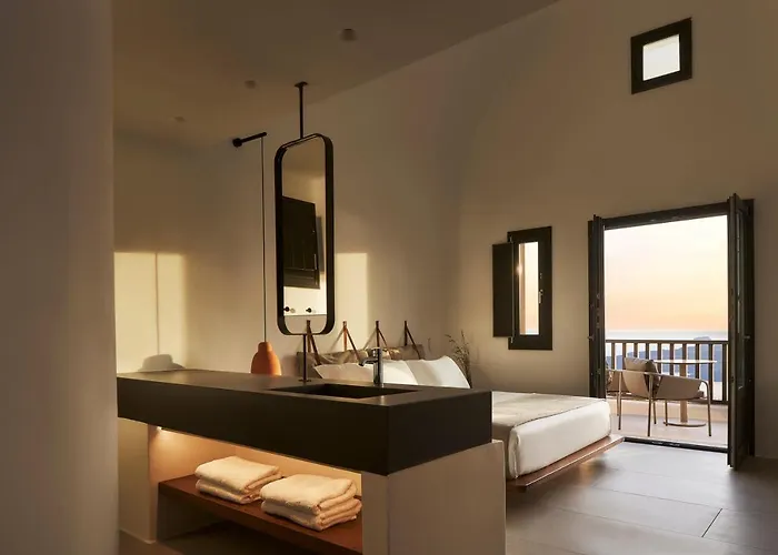 Orama & Fira (Santorini)