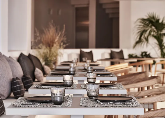 Orama & ホテル サントリーニ