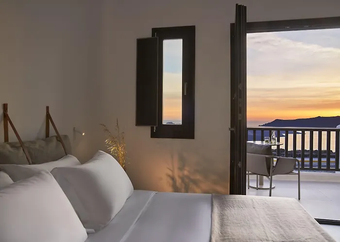 Orama & 5* Fira (Santorini)