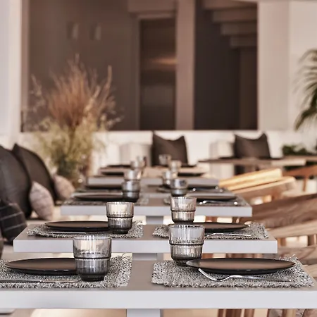 Orama & Hotell Fira (Santorini)